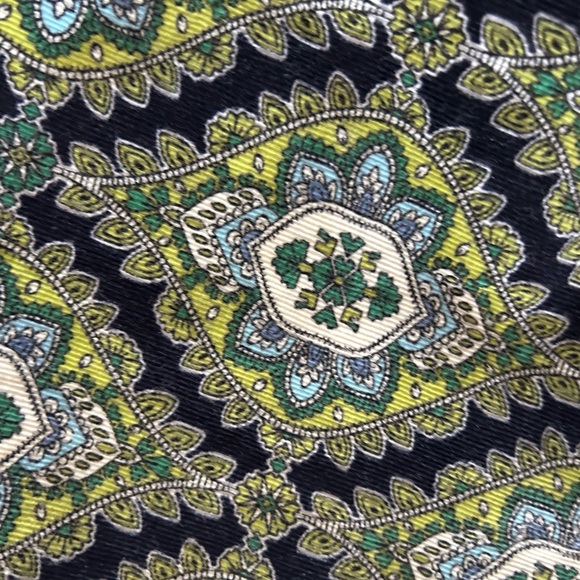 Vera Bradley Lounge/Pajama Pants Size Small
Blue Green Pink Floral corduroy - Picture 3 of 9